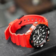 CASIO MRW-200HC-4BVDF Men’s Analog Watch – 100 m Diver-Style, Day & Date, Resin Case & Strap