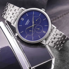 CASIO MTP‑B300D‑2AVDF Men’s Multi‑Dial Watch – Stainless Steel, Day/Date/24h Subdials, 50 m Water Resistance