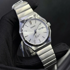 Casio MTP-E735D-7AVDF Men’s Analog Quartz Watch with Stainless Steel Bracelet, Silver Dial - THE HAPPY BUY