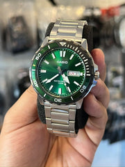 Casio MTD‑125D‑3AV Men’s Analog Dive‑Style Watch | Green Sunburst Dial Stainless Steel Bracelet | 100 M Water‑Resistant Quartz Timepiece