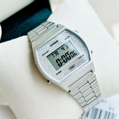 CASIO B640WDG-7DF Digital Vintage Watch – Retro 1980s Style, Stainless Steel Band, Multifunctional, Water-Resistant, Classic White Design