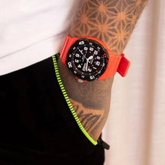 CASIO MRW-200HC-4BVDF Men’s Analog Watch – 100 m Diver-Style, Day & Date, Resin Case & Strap