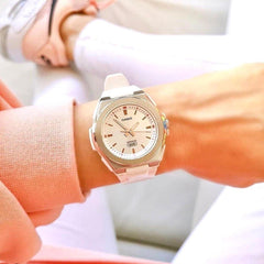CASIO LWA-300H-7EVDF Women’s / Unisex Analogue Watch – 100 m Water Resistance, Resin Strap & Metal Bezel