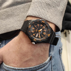 CASIO MRW-200H-4BV Men’s Analog Watch – Orange Dial, 100M Water Resistant, Rotating Bezel, Day-Date, Resin Case & Strap, Quartz