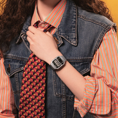 Casio A100WE-1ADF Vintage Digital Watch – Retro Stainless Steel, LED, Classic 80s Style