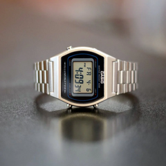 CASIO B640WD-1AVDF Digital Vintage Watch – Retro 1980s Style, Stainless Steel Band, Water-Resistant, Multifunctional Features, Classic Black Design