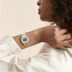 CASIO LA-20WHS-7ADF Digital Pop Watch – White Resin Case with Bold Multi-Function Display, Retro-Inspired Design