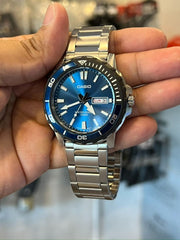 Casio MTD‑125D‑2A1V Men's Analog Dive‑Style Watch | Blue Dial Stainless Steel Bracelet | 100 M Water‑Resistant Quartz Timepiece
