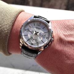 CASIO MTP-1375L Men’s Analog Watch – Classic Leather-Strap Timepiece | Elegant & Reliable