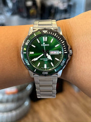Casio MTD‑125D‑3AV Men’s Analog Dive‑Style Watch | Green Sunburst Dial Stainless Steel Bracelet | 100 M Water‑Resistant Quartz Timepiece