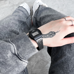 CASIO B640WB-1ADF Vintage Digital Watch – Black Stainless Steel Band, LED Display, Alarm, Retro 1980s Design