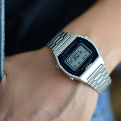 CASIO B640WD-1AVDF Digital Vintage Watch – Retro 1980s Style, Stainless Steel Band, Water-Resistant, Multifunctional Features, Classic Black Design
