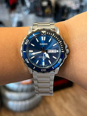 Casio MTD‑125D‑2A1V Men's Analog Dive‑Style Watch | Blue Dial Stainless Steel Bracelet | 100 M Water‑Resistant Quartz Timepiece