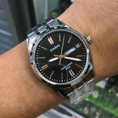 CASIO MTP-1335D Men’s Enticer Analog Watch – Stainless Steel Band, Day-Date Display, Classic Quartz Timepiece