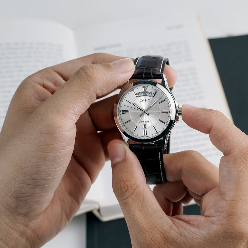 CASIO MTP-1381L Men's Analog Watch – Leather Band, Roman Dial, Day-Date Display, Classic Quartz Dress Watch - THE HAPPY BUY