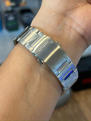 Casio MTD‑125D‑3AV Men’s Analog Dive‑Style Watch | Green Sunburst Dial Stainless Steel Bracelet | 100 M Water‑Resistant Quartz Timepiece