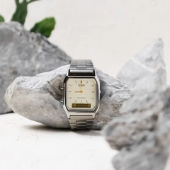 CASIO AQ-230GG-9ADF Vintage Digital-Analog Watch – Gold Stainless Steel, Dual Time Display, Alarm, Stopwatch, Water Resistant Retro Classic Design