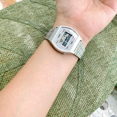 CASIO B640WDG-7DF Digital Vintage Watch – Retro 1980s Style, Stainless Steel Band, Multifunctional, Water-Resistant, Classic White Design