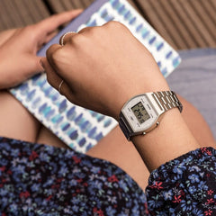 CASIO B640WDG-7DF Digital Vintage Watch – Retro 1980s Style, Stainless Steel Band, Multifunctional, Water-Resistant, Classic White Design
