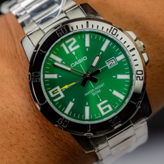 Casio MTP‑VD01D‑3BVUDF Men’s Analog Watch – Green Dial, Stainless Steel, 50 m Water Resistant, Date Display