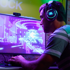 سماعة الألعاب اللاسلكية JBL QUANTUM 810 NC فوق الأذن