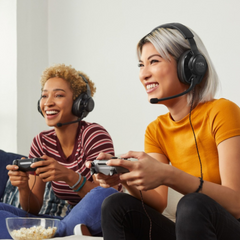 سماعة ألعاب JBL QUANTUM 300 هجينة سلكية فوق الأذن مع ميكروفون قابل للطي