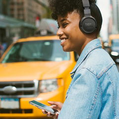 سماعات JBL TUNE 670NC اللاسلكية فوق الأذن