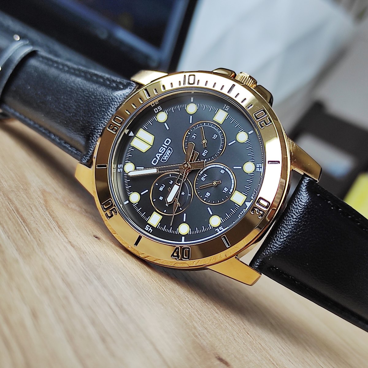 CASIO MTP-VD300GL-1EUDF Standard Analog Men’s Watch – Black Dial, Gold Stainless Steel Case, Brown Leather Band, Day & Date Display, Quartz Movement, 50M Water Resistance – Men’s Luxury Business Watch