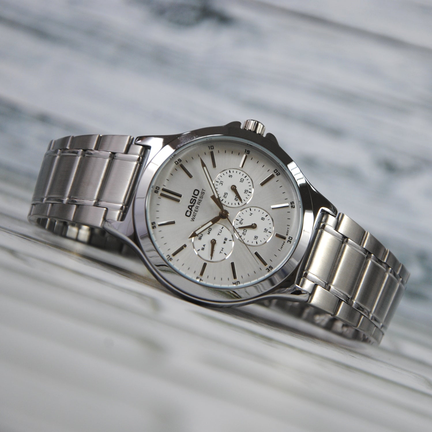 CASIO MTP-V300D-7AUDF Standard Analog Men’s Watch – White Dial, Stainless Steel Case & Band, Multi-Hand Chronograph Design, Quartz Movement, 50M Water Resistance, Mineral Glass – Men’s Classic Business Watch
