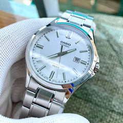 CASIO MTS-100D-7AVDF Men’s Analog Watch – Silver Stainless Steel Case & Band, White Dial, Date Display, Quartz Movement, Sapphire Crystal, 50M Water Resistance – Classic Business Watch for Men