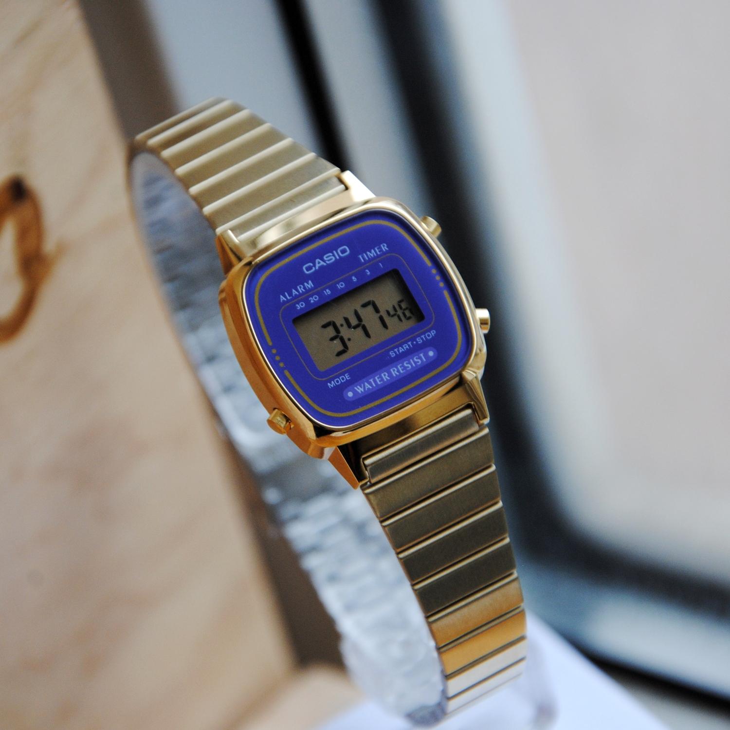 CASIO LA670WGA-6DF Vintage Digital Women’s Watch, Gold Tone Stainless Steel Band, Daily Alarm, Stopwatch