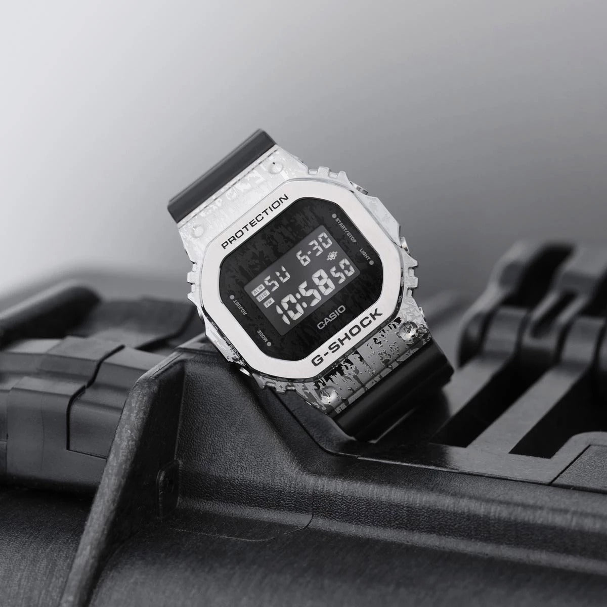 CASIO G-SHOCK GM-5600GC-1DR MODEL WATCHES