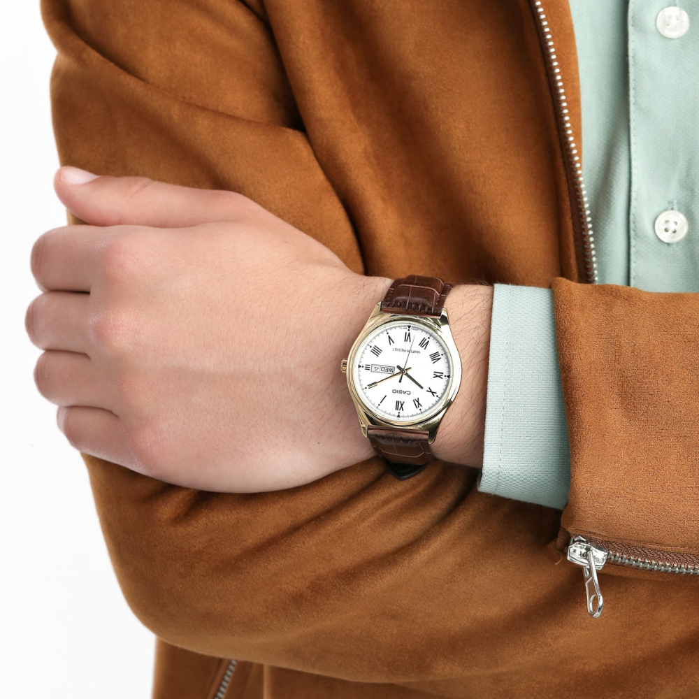 CASIO MTP-V006GL-7BUDF Standard Analog Men’s Watch – White Dial, Gold Stainless Steel Case, Brown Leather Band, Roman Numeral Markers, Date Display, Quartz Movement, 30M Water Resistance – Men’s Classic Dress Watch