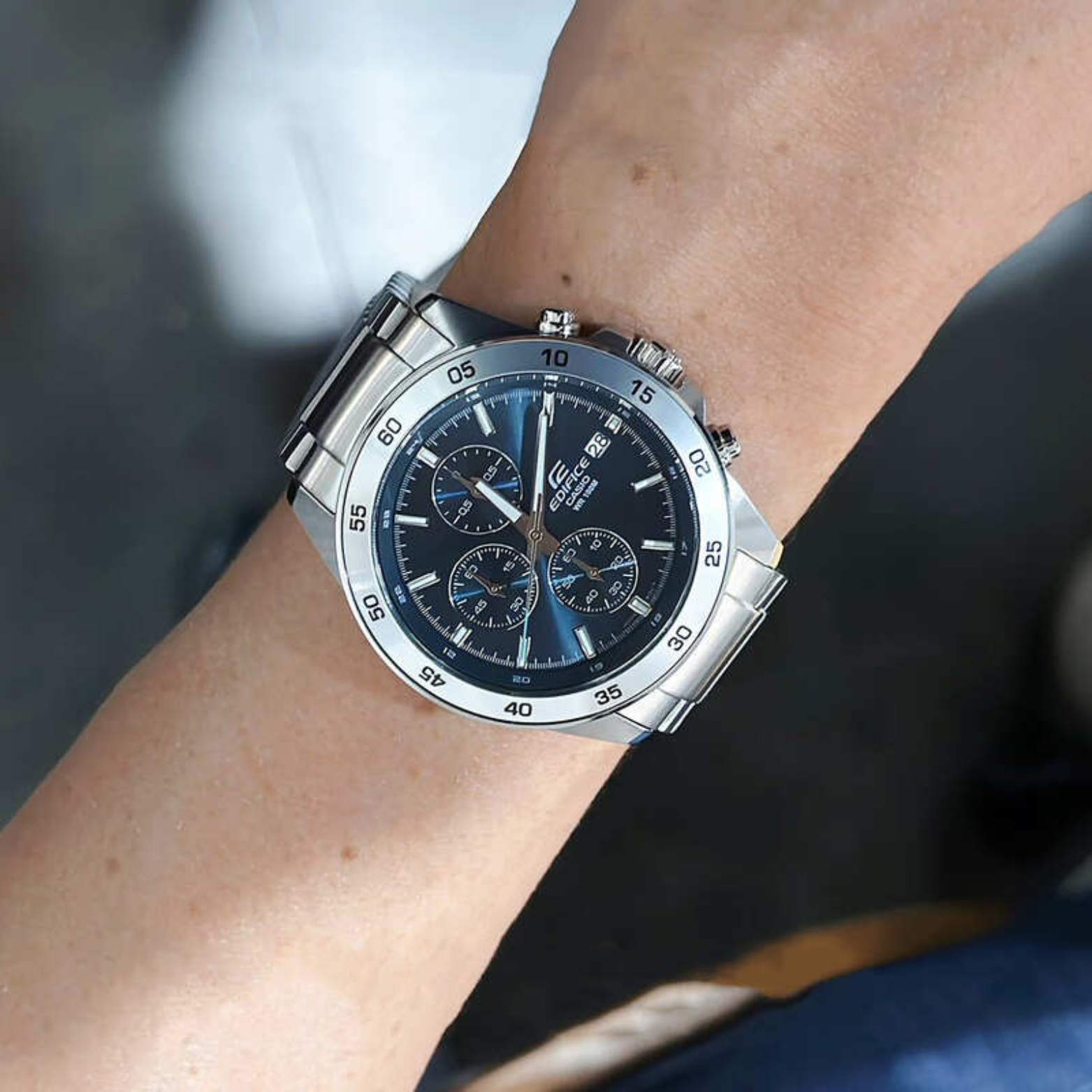 CASIO EDIFICE EFR-526D-2AVUDF Chronograph Watch for Men with Stainless Steel Band and Blue Dial Silver