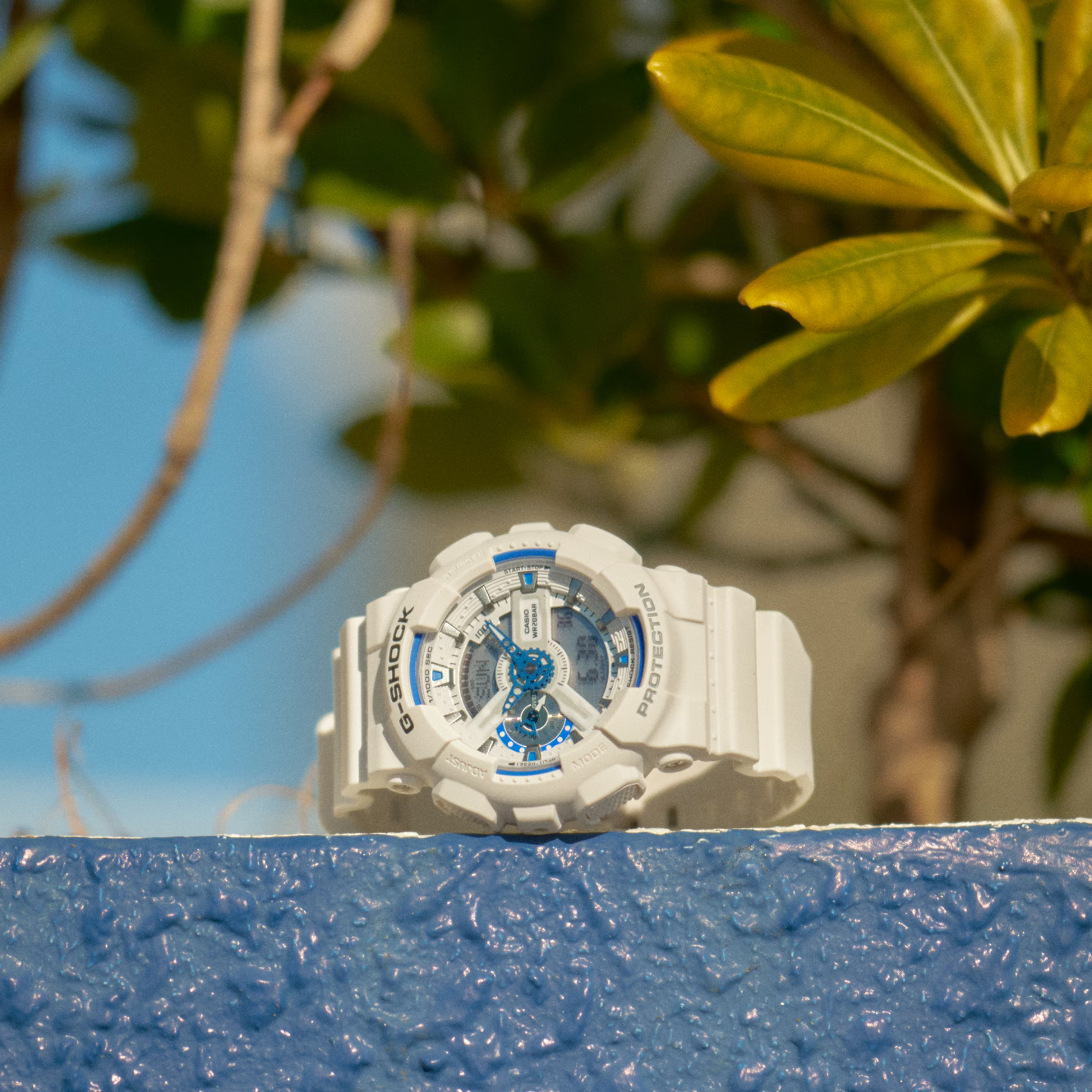 CASIO G-SHOCK GA-110HDS-7ADR Analog-Digital Men’s Watch, Shock Resistant, 200M Water Resistant, White Resin Strap