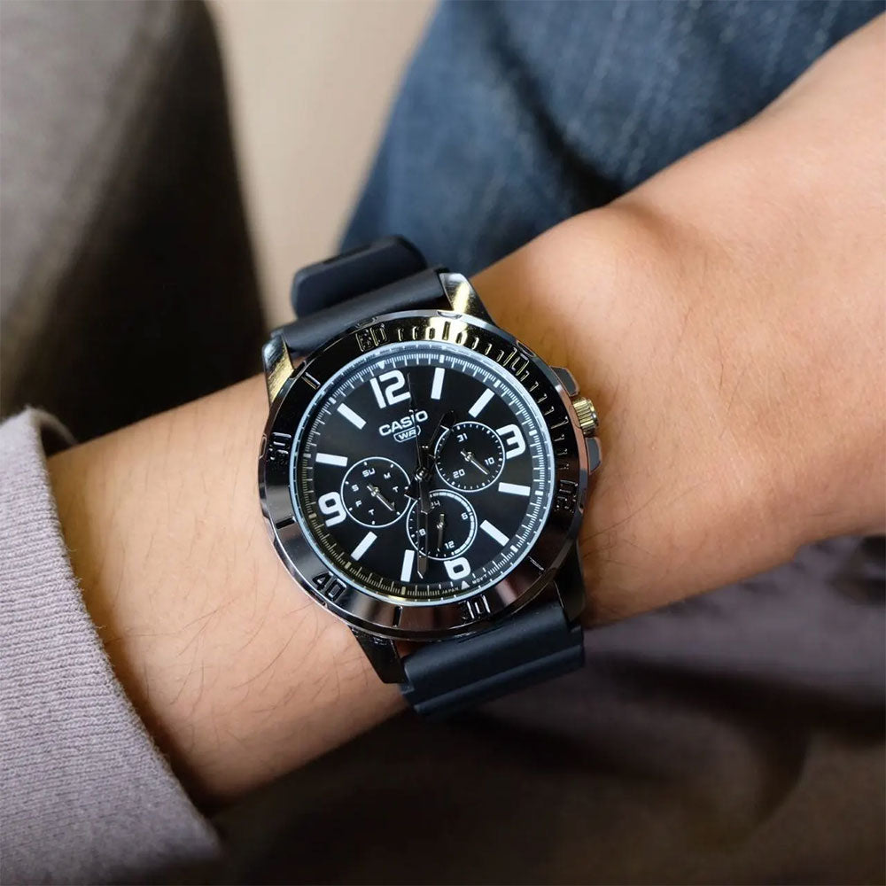 CASIO MTP-VD300-1BUDF Standard Analog Men’s Watch – Black Dial, Stainless Steel Case & Band, Day & Date Display, Quartz Movement, 50M Water Resistance, Mineral Glass – Men’s Classic Business Watch