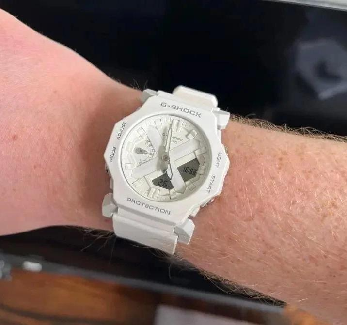CASIO G-SHOCK GA-2300-7ADR MODEL WATCHES