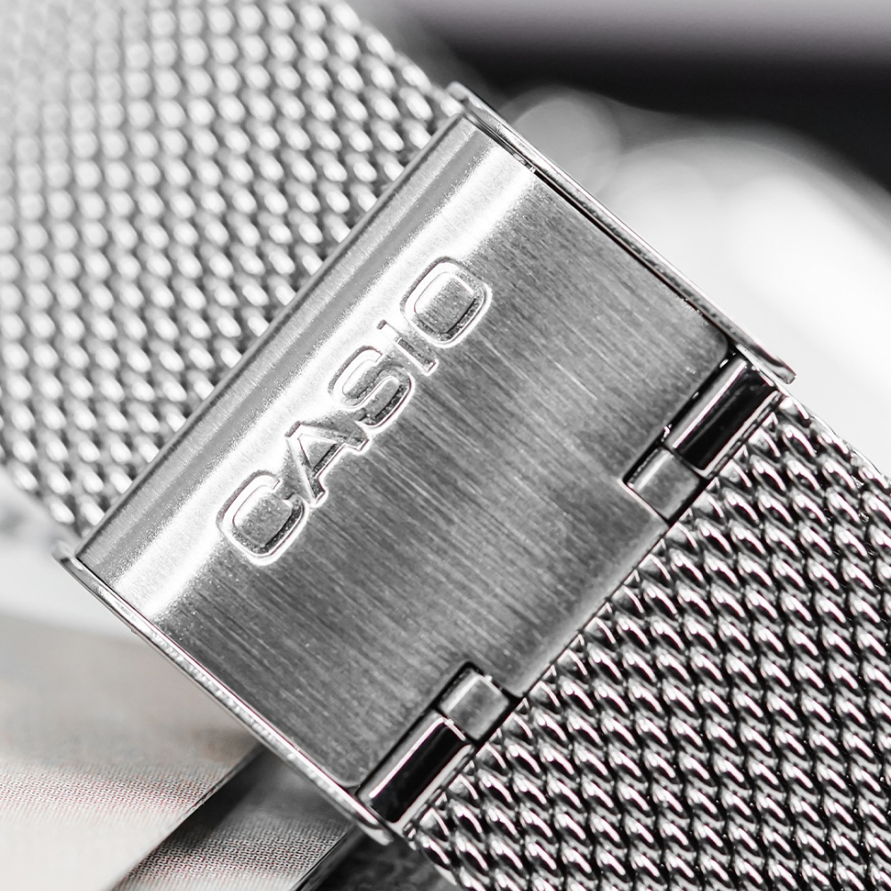 Casio MTP-M306M-4AVDF Men’s Analog Stainless Steel Mesh Watch – Pink Dial, Day-Date & 24-Hour Subdials, 50M Water Resistant