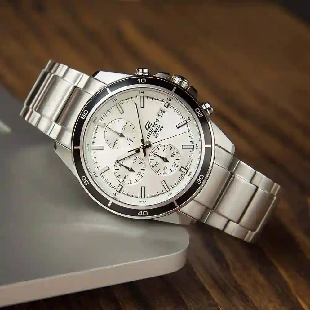 CASIO EDIFICE EFR-526D-7AVUDF Chronograph Watch for Men with Stainless Steel Band and White Dial Silver