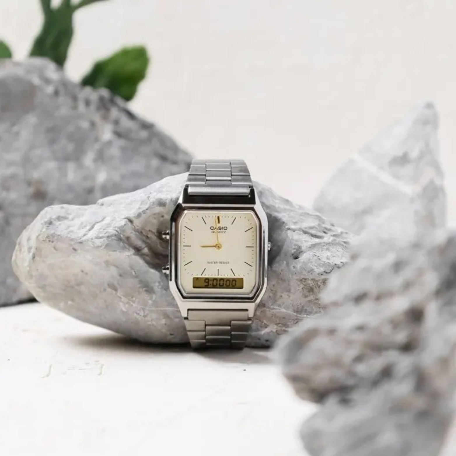 CASIO AQ-230GG-9ADF MODEL VINTAGE WATCHES