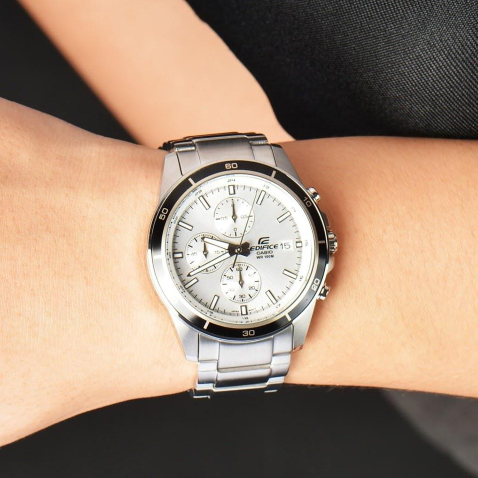 CASIO EDIFICE EFR-526D-7AVUDF Chronograph Watch for Men with Stainless Steel Band and White Dial Silver