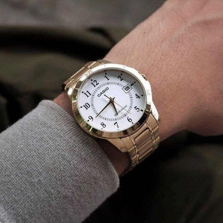 CASIO MTP-V004G Series Standard Analog Men’s Watch – Gold Stainless Steel Case & Band, Date Display, Quartz Movement, 50M Water Resistance, Mineral Glass – Men’s Luxury Classic Dress Watch