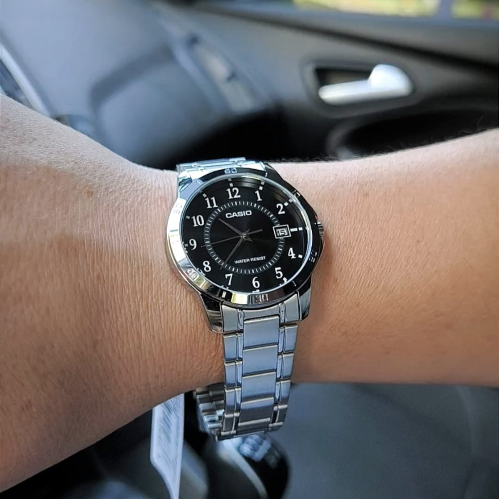 CASIO MTP-V004D Series Standard Analog Men’s Watch – Silver Stainless Steel Case & Band, Date Display, Quartz Movement, 50M Water Resistance, Mineral Glass – Men’s Classic Business & Casual Watch