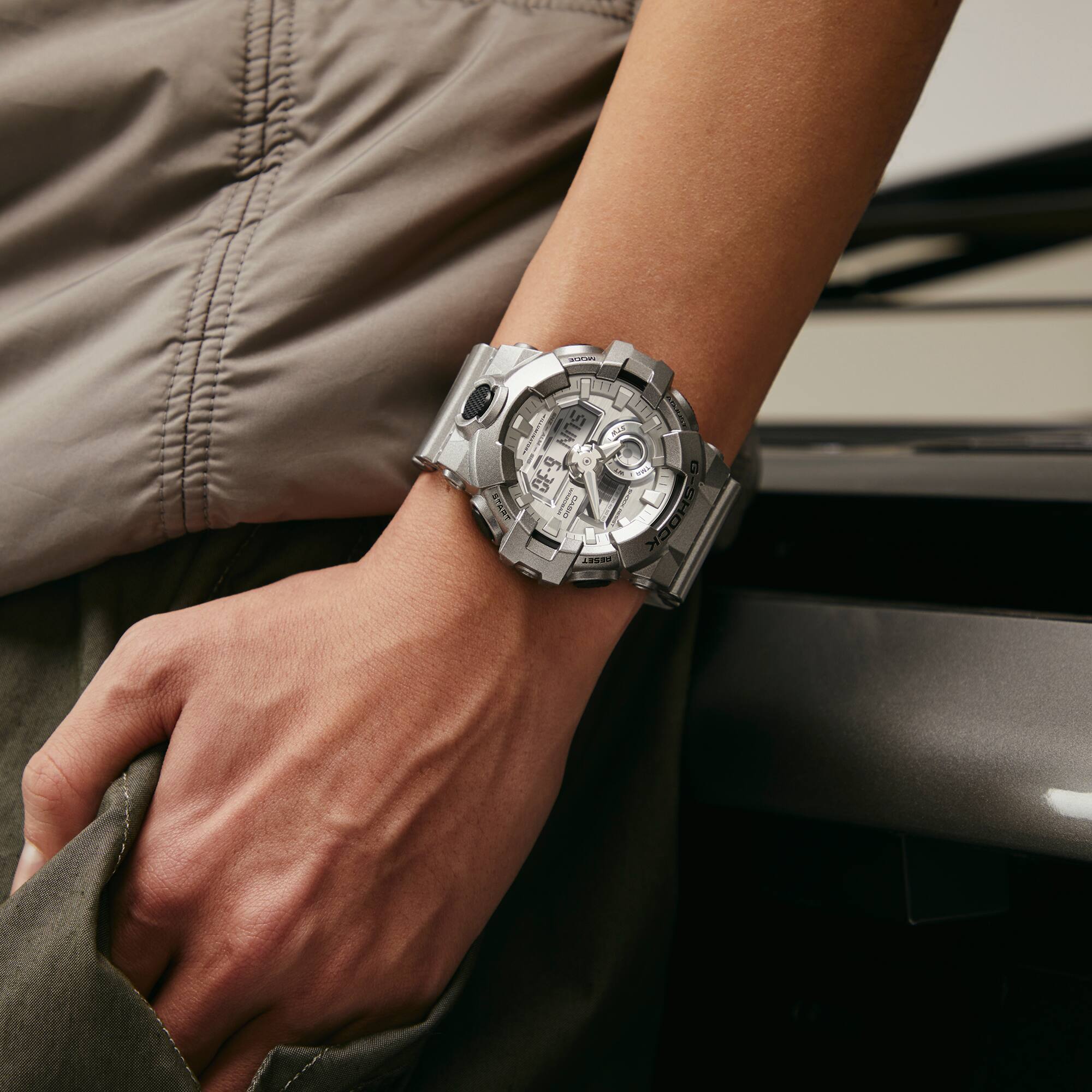 CASIO G-SHOCK GA-700FF-8A MODEL WATCHES