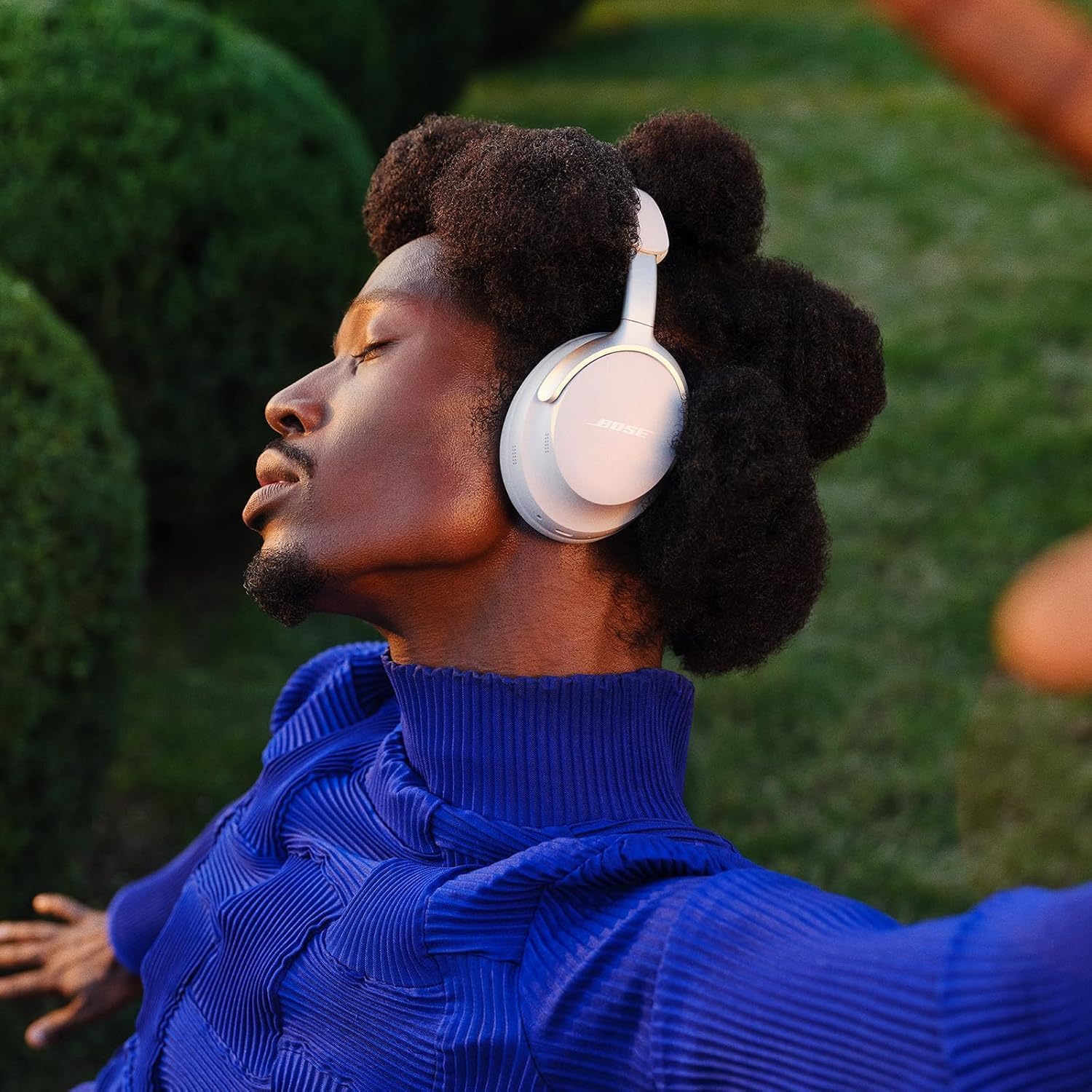 BOSE QUIETCOMFORT ULTRA WIRELESS NOISE CANCELLING HEADPHONES